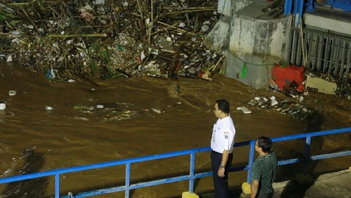 komparasi-era-ahok-vs-anies-mengemuka-pasca-banjir-jakarta