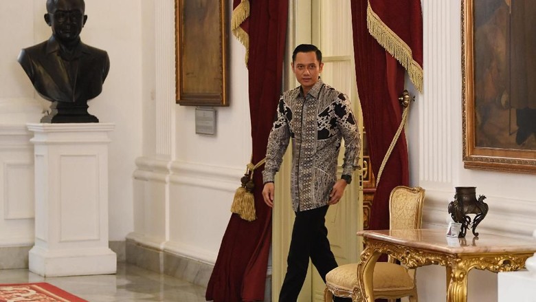 Jokowi Panggil AHY 22 Mei