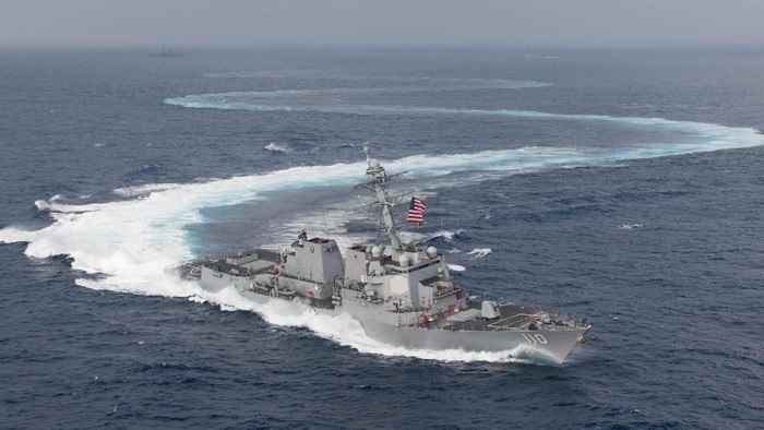 Kapal Perang AS Lintasi Selat Taiwan, China Berang!