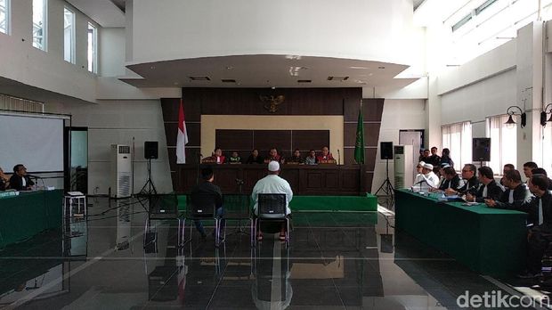 Hakim Tolak Ceramah Habib Bahar di Persidangan