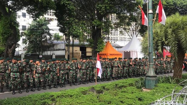 Jelang Demo Kivlan Zen, Kawat Berduri Pagari Gedung KPU