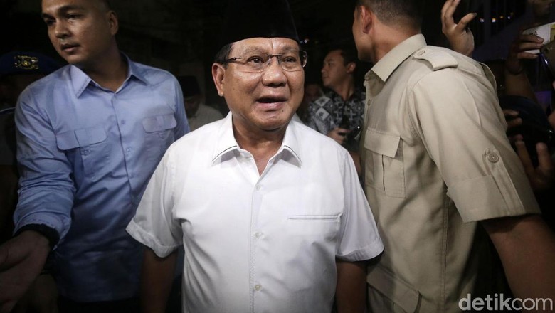 Kecewa, Prabowo Hormati Putusan MK Tolak Gugatan Pilpres, Batal deh jemput Rizieq