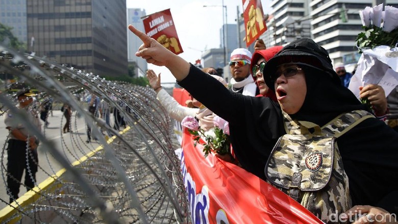 Penampakan Massa Demo 'Lawan Pemilu Curang' di Bawaslu