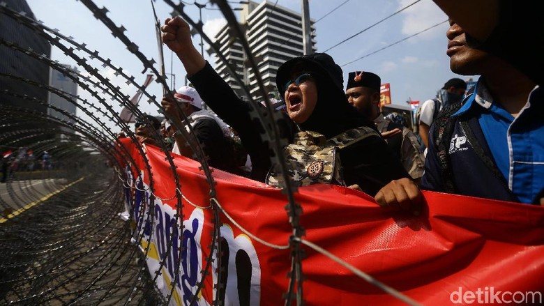 Penampakan Massa Demo 'Lawan Pemilu Curang' di Bawaslu