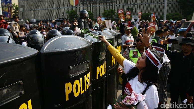 Penampakan Massa Demo 'Lawan Pemilu Curang' di Bawaslu