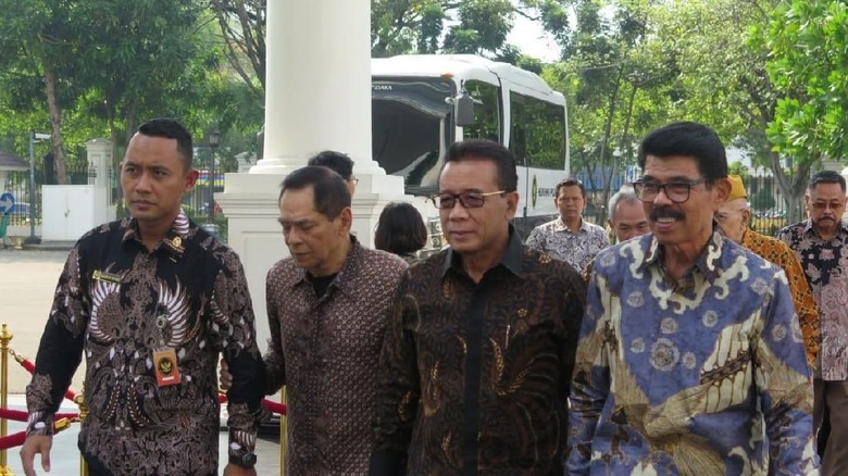 Wiranto: Bertemu Jokowi, Sintong Pandjaitan dkk Beri Banyak Masukan