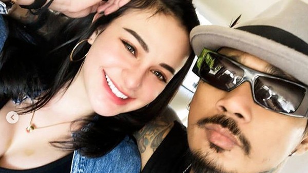 Adam Deni Ngaku 'Dicolek' Nora Alexandra, Minta Damai soal Jerinx