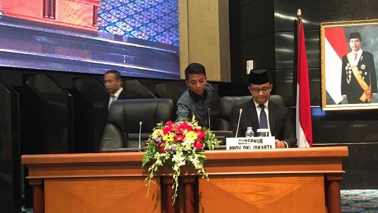anies-usulkan-kenaikan-biaya-balik-nama-kendaraan-bermotor-ke-dprd-dki