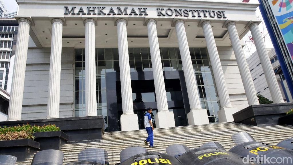 Sebut Riba Haram Bikin Dosa, Warga Kota Bekasi Gugat KUHPerdata ke MK