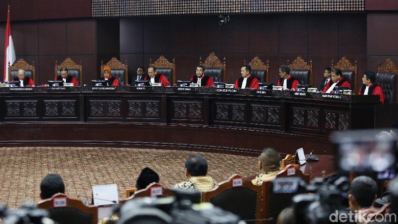 MK Tolak Gugatan Pilpres Prabowo-Sandiaga