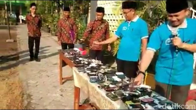 Cerita di Balik Viral Video Pemusnahan Ponsel Siswa MAN di Jombang