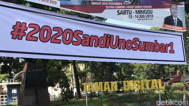 Muncul Spanduk Sandiaga Uno Calon Gubernur Sumbar