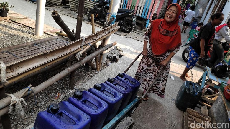 Krisis Air Bersih di Jakut, Pemprov Wacanakan Air Isi Ulang Gratis
