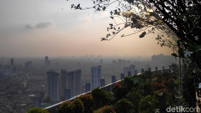 Polusi di Jakarta Makin Parah, Pemprov: Ada Proyek Pelebaran Trotoar