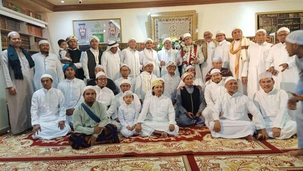 Habib Rizieq Nikahkan Putrinya di Mekah
