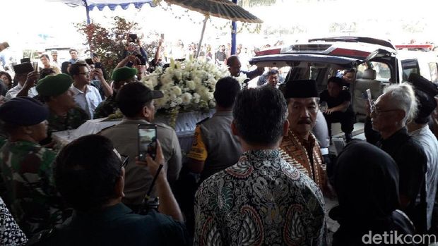 Sultan HB X Tak Melayat Adik Tirinya yang Berselisih Soal Suksesi