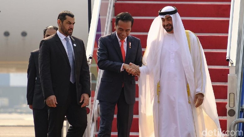 Tiba di Indonesia, Putra Mahkota Abu Dhabi Disambut Jokowi