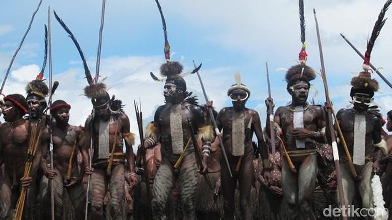 Anggota DPRD di Papua 2019-2024 Diminta Pakai Koteka Saat Pelantikan