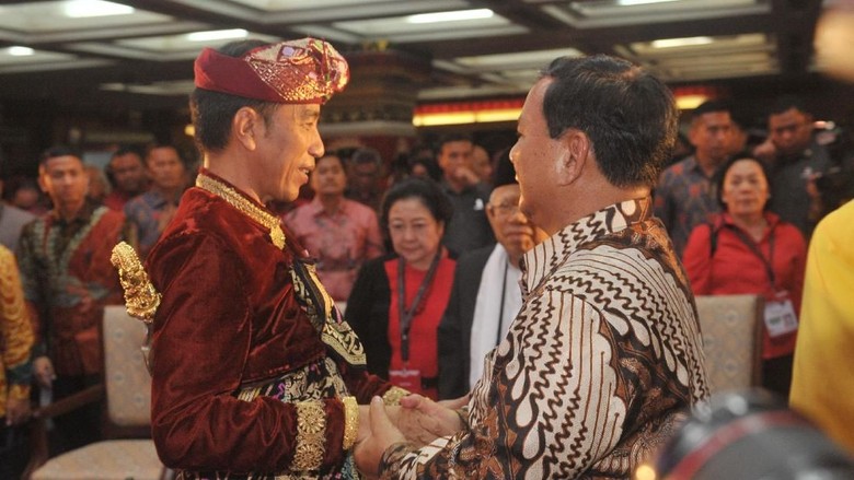 prabowo-tak-baperan-tenang-di-perayaan--lawan