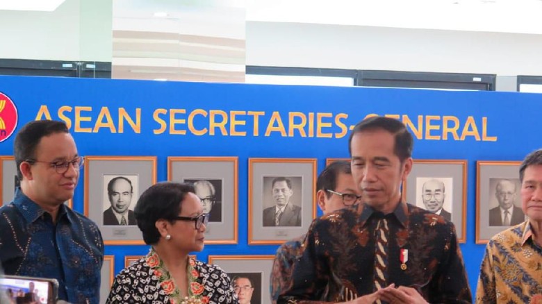 jokowi-bicara-soal-insentif-untuk-mobil-listrik-anies-menimpali