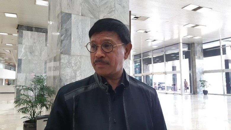 Lora Fadil Bawa 3 Istri Saat Pelantikan Anggota DPR, Ini Kata NasDem