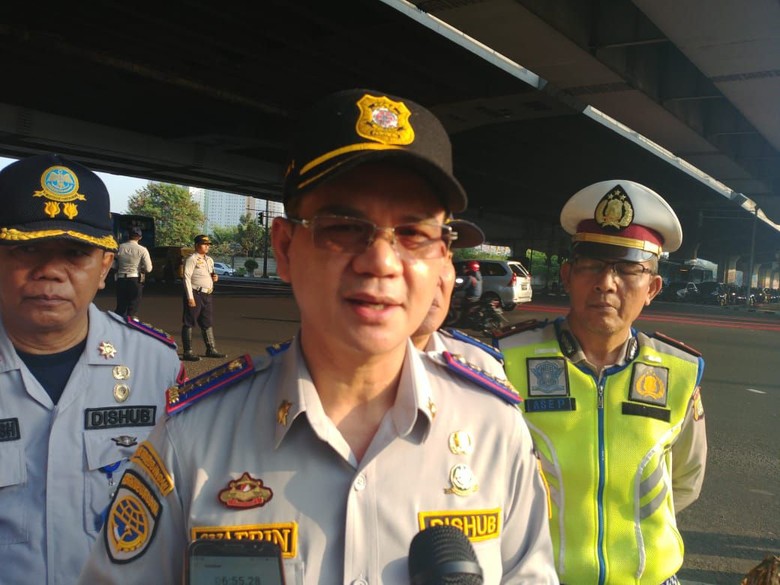 Ganjil-Genap Diperluas, Dishub DKI Minta Warga Gunakan Ambulans Jika Darurat