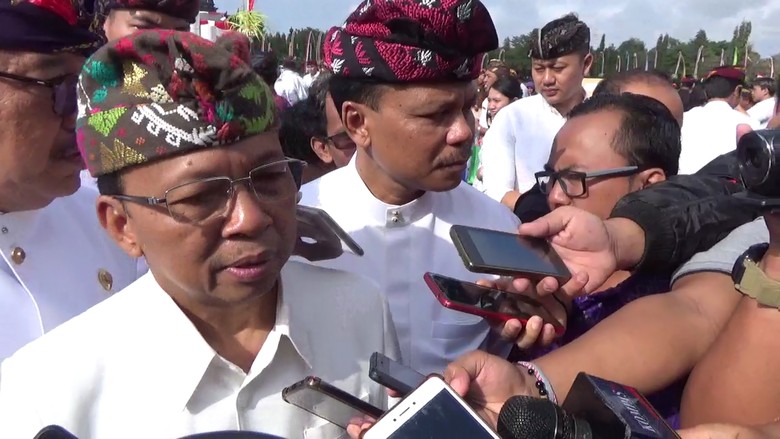 Gubernur Koster Bakal Bikin Aturan soal Etika Berwisata di Bali