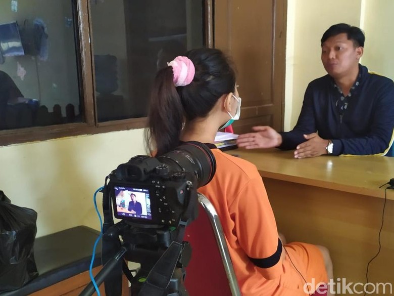 Terungkap! Biduan Dangdut Rela 'Seks Gangbang' Demi Duit