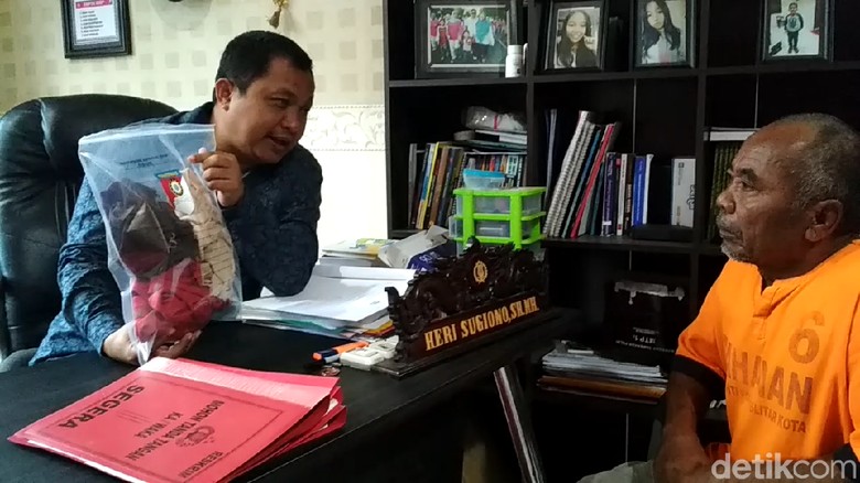bejat-kakek-cabuli-cucu-tiri-seranjang-dengan-istrinya-yang-stroke