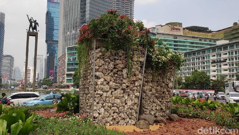 Riyanni Djangkaru Persoalkan Material Terumbu Karang di Instalasi Gabion