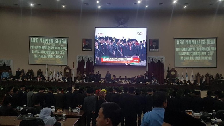 Anggota DPRD Banten Gadai SK, Komisi II DPR: Tutup Utang Kampanye?