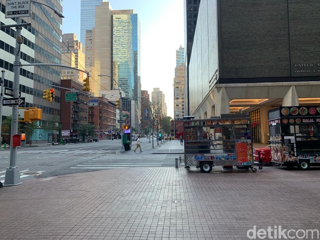 Melihat PKL di Trotoar New York yang Jadi Rujukan Anies