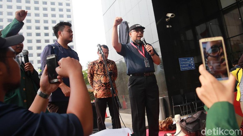 Novel Baswedan Tak Henti Diserang, Kali Ini OC Kaligis Gugat Kasus 'Walet'