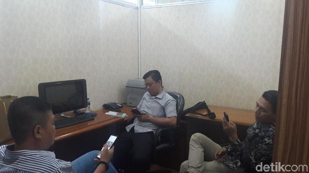 Anggota DPR Baru Ini Rela Rogoh Kocek Pribadi demi Perluas Ruangan Staf