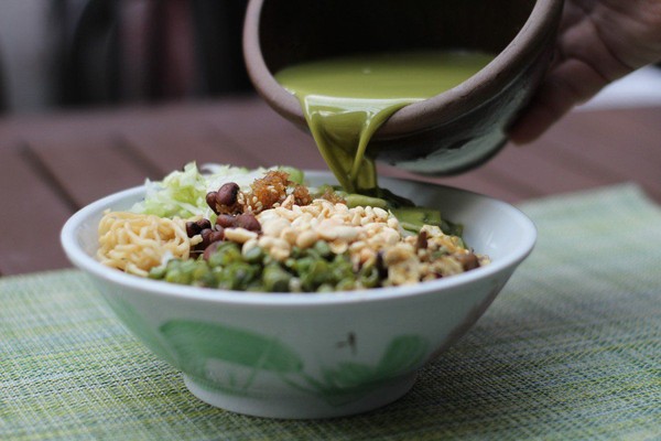 Keren! Keluarga Ini Punya Resep Teh Campur Nasi Berusia 100 Tahun