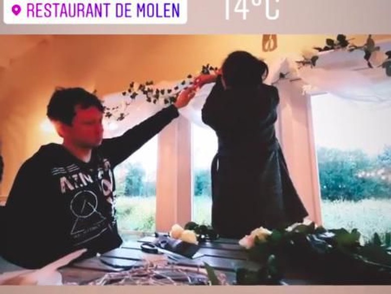 Proses Nikah Apa yang Dipakai Rina Nose, Pemberkatan atau Akad?