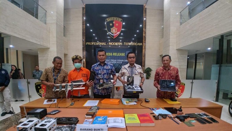 polisi-tangkap-hacker-asal-jogja-yang-retas-server-perusahaan-as