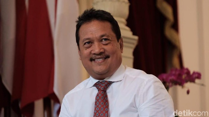 trenggono-lepas-jabatan-komisaris-perusahaan-ekspor-benih-lobster