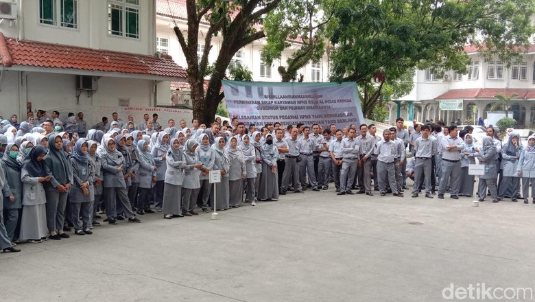 Ratusan Pegawai RSUD Al-Ihsan Demo Tuntut Transparansi Pemprov Jabar