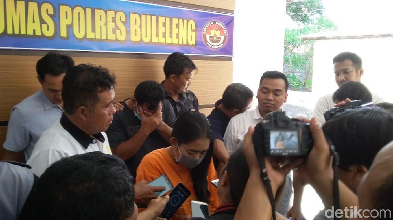 Astoge! Bu Guru di Bali Ajak Murid Threesome dengan Pacar