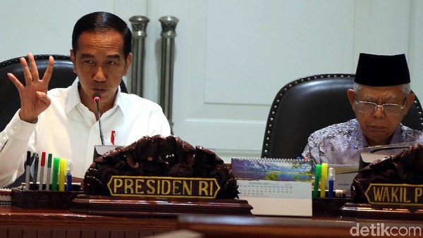 Jokowi Panggil Menteri &amp; Perintahkan Pengangguran Mulai Digaji Tahun Depan