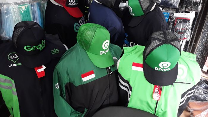 Atribut Ojol Dijual Bebas, Intip Bedanya Dengan yang Asli