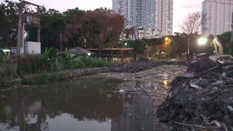 Ini Potret Saluran Air yang Jadi Alasan Penggusuran di Sunter