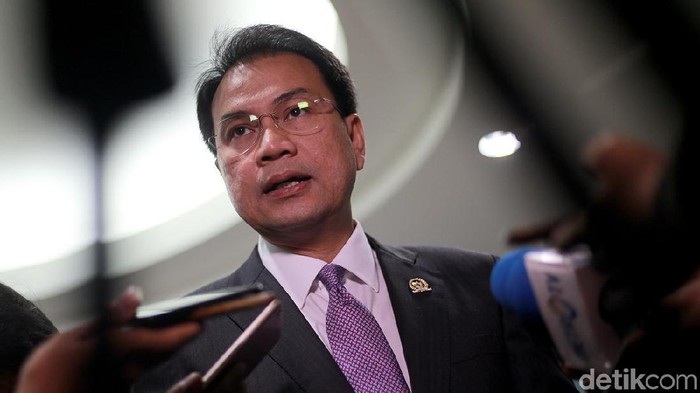 Ramai Tagar Hina DPR, Azis Syamsuddin: Kalau Tak Percaya Jangan Pilih Lagi