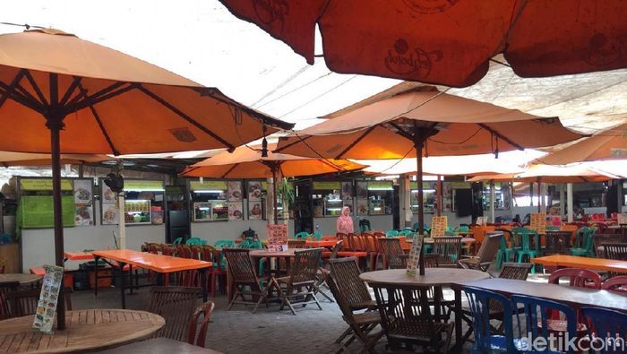 Pedagang Makanan Sedih Sepinya Pelanggan di Reuni 212