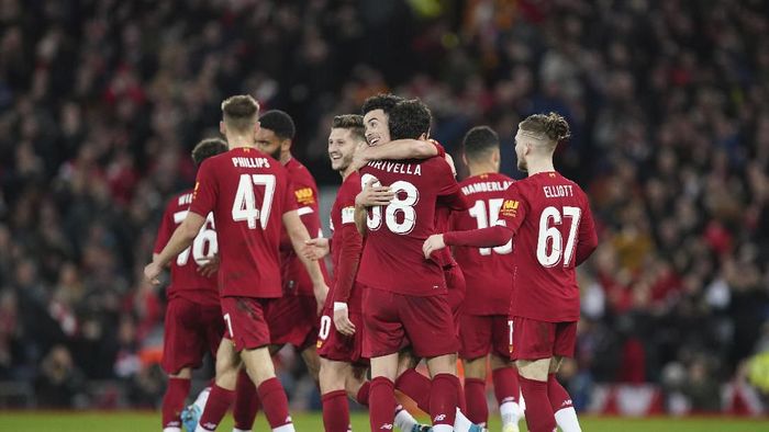 Liverpool Resmi Lepas Gelandang Kontroversinya ke Prancis