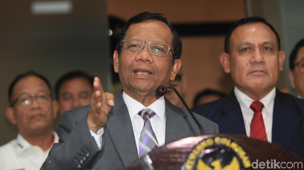 Dugaan Kasus Korupsi Asabri Rp 10 T, Mahfud akan Panggil Erick