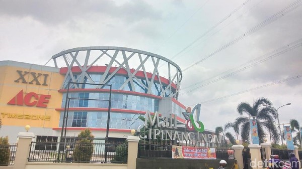 Anies Berbohong, Sebut Tak Ada Mal yang Tutup karena Banjir, Ini Faktanya