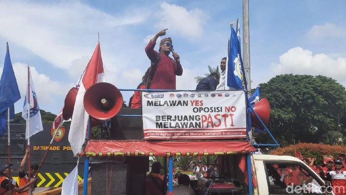Demo Omnibus Law Cipta Lapangan Kerja, Buruh Tak Terima Upah Dihitung Jam