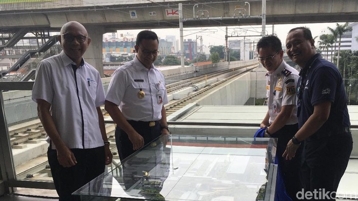 Anies Resmikan Dimulainya Pembangunan Integrasi MRT ASEAN-Halte TransJ CSW